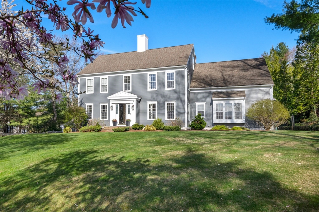 35 Pokanoket Ln