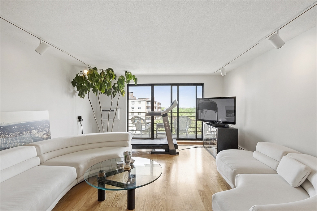 125 Coolidge Ave 708