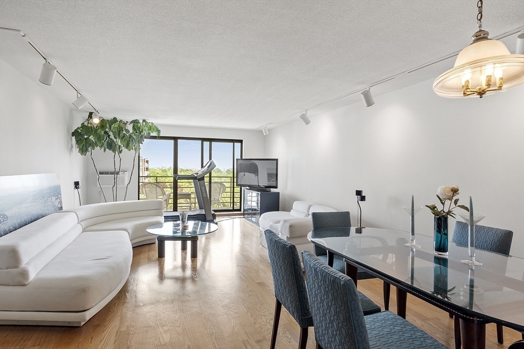 125 Coolidge Ave 708