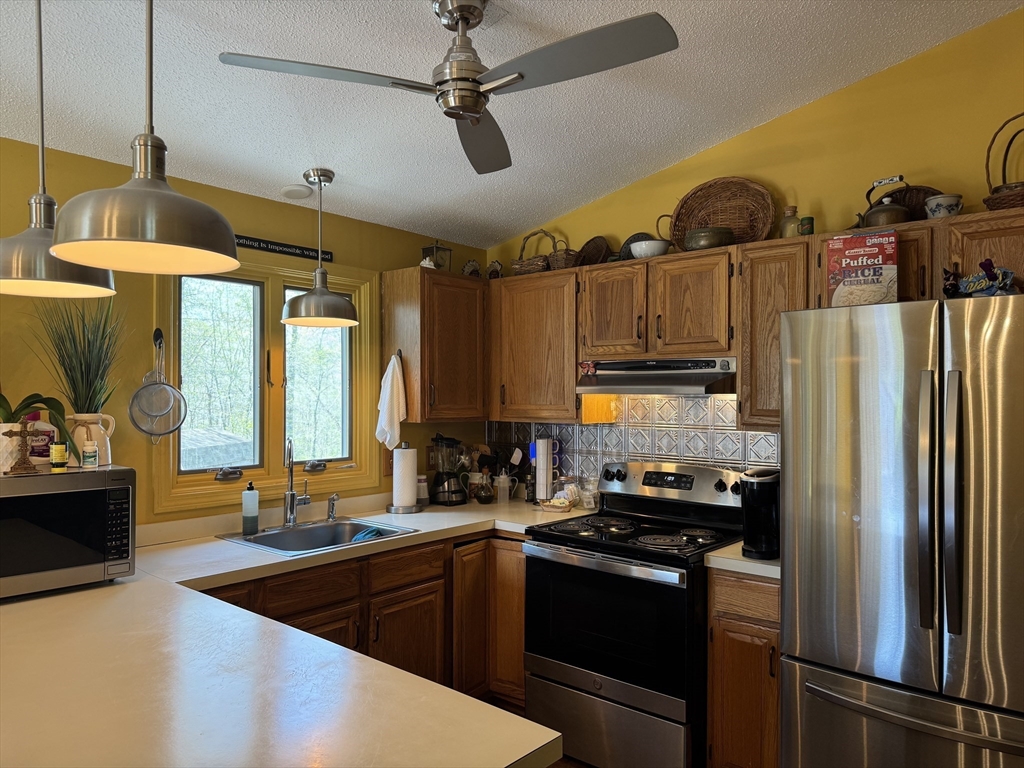 7 Westview Dr