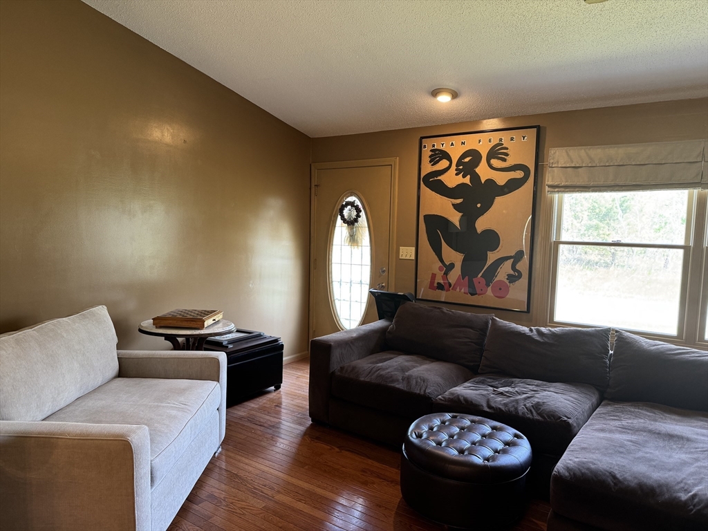 7 Westview Dr