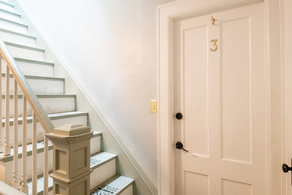 35 Locust St 3