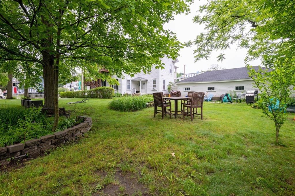 35 Locust St 3