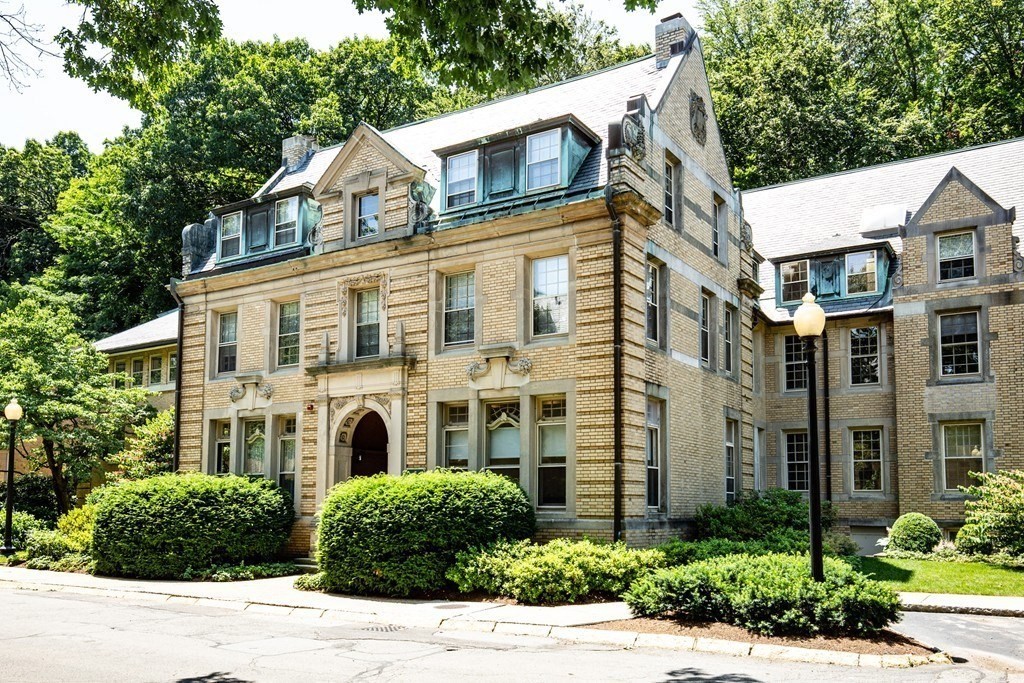 65 Glen Rd #H4, Brookline, MA Photo #2