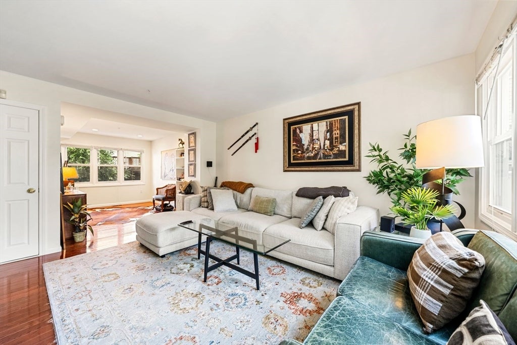 Click for 54 Crescent Ave #L, Boston, MA slideshow