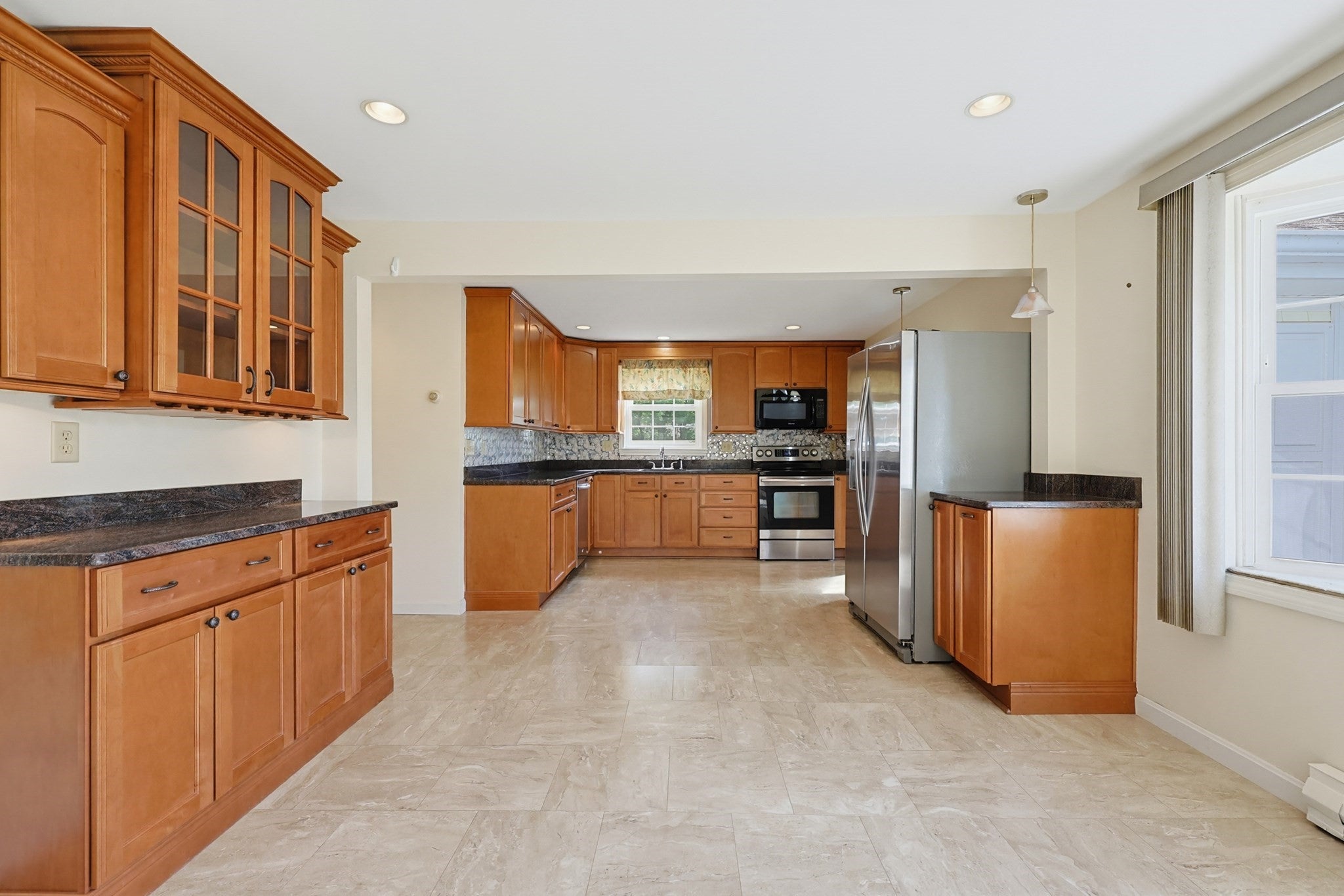 88 Darren Dr, Brockton, MA, 88 Darren Dr, Brockton, MA Photo #4