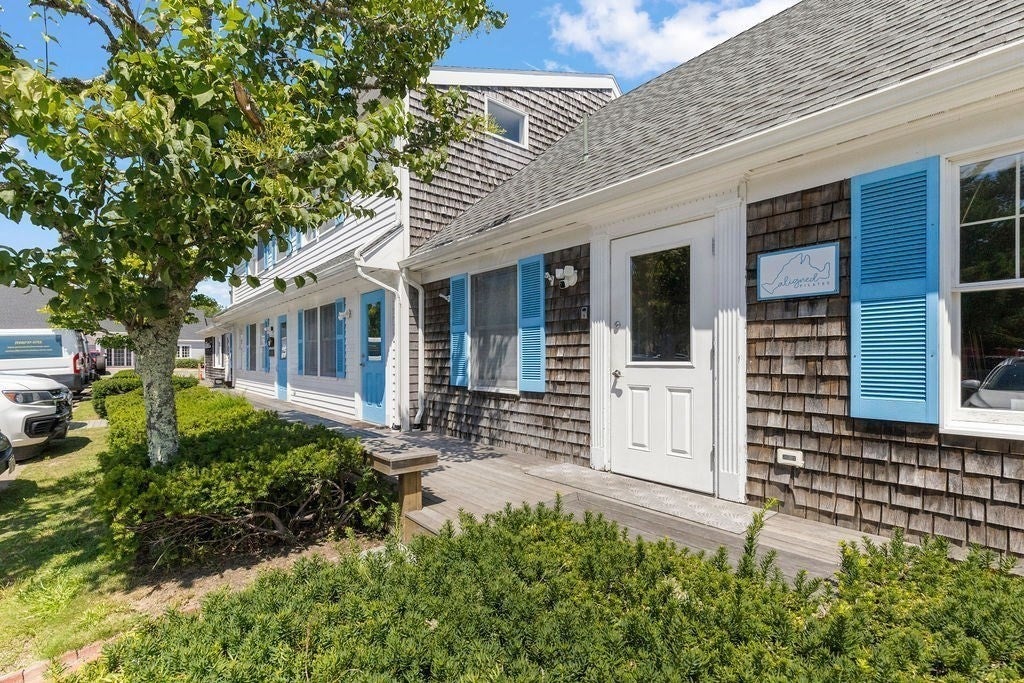 258 Edgartown-Vineyard Haven Rd