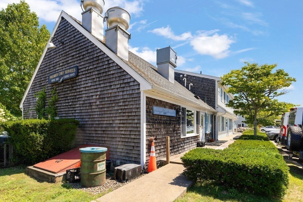 258 Edgartown-Vineyard Haven Rd