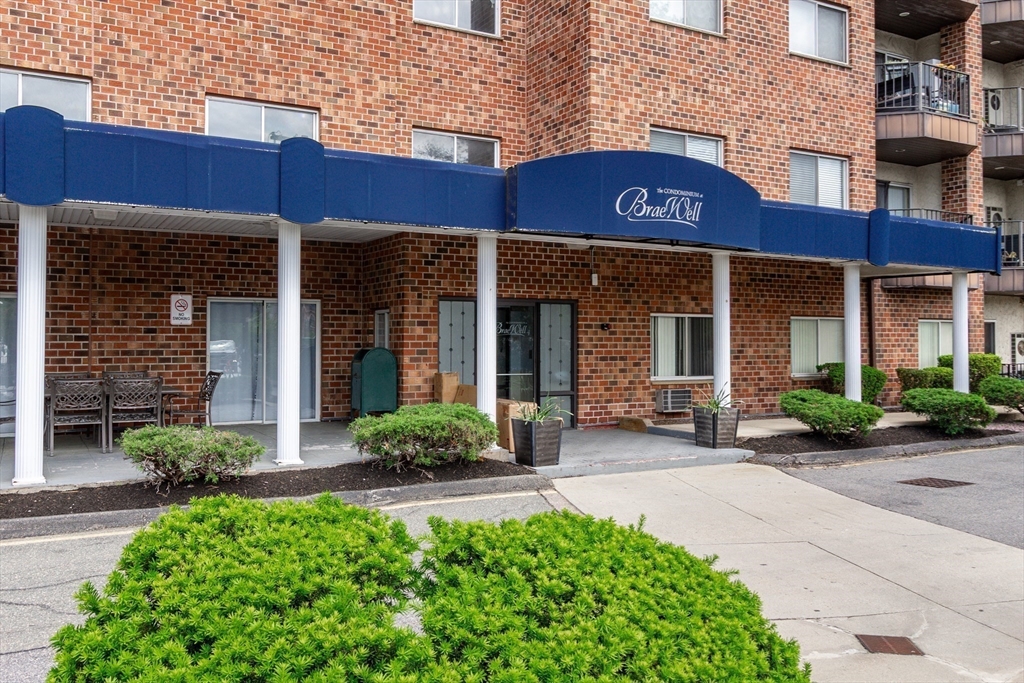 230 Willard St 412