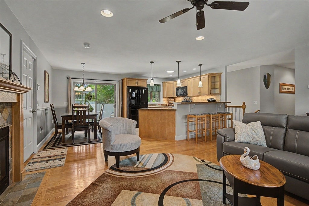 4 Mckinley Ave, Easthampton, MA Photo #4