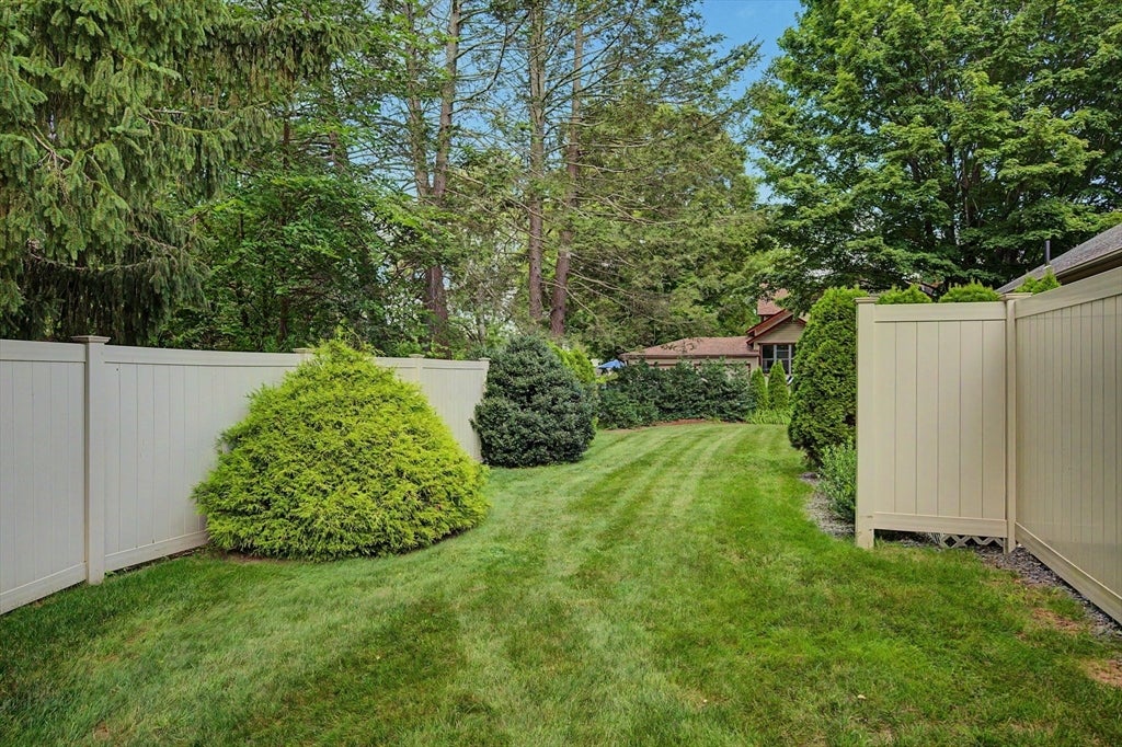 4 Mckinley Ave, Easthampton, MA Photo #30