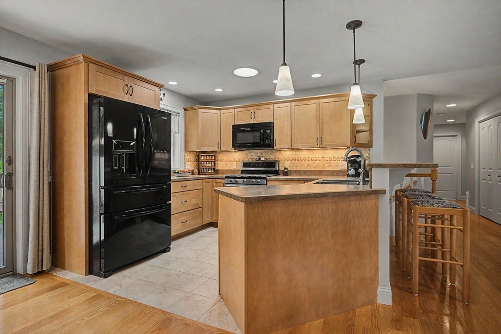 4 Mckinley Ave, Easthampton, MA Photo #5