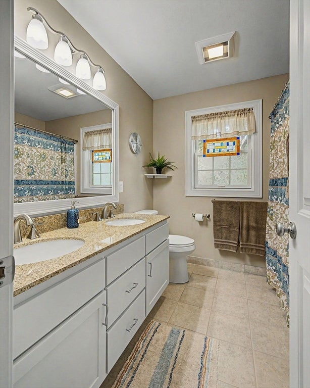 4 Mckinley Ave, Easthampton, MA Photo #17