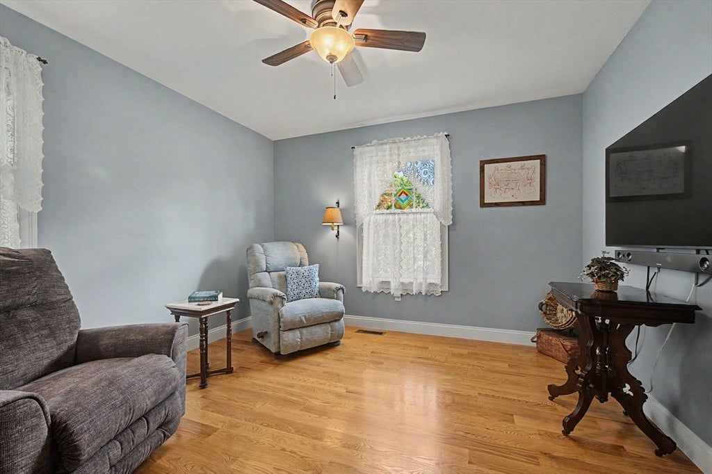 4 Mckinley Ave, Easthampton, MA Photo #20