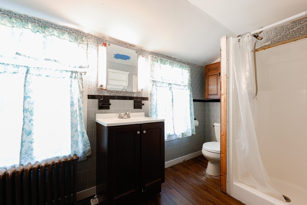 Foxboro, Massachusetts 02035, United States, 4 Bedrooms Bedrooms, ,3 BathroomsBathrooms,Residential,Active,135202