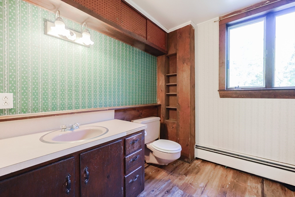 Foxboro, Massachusetts 02035, United States, 4 Bedrooms Bedrooms, ,3 BathroomsBathrooms,Residential,Active,135202