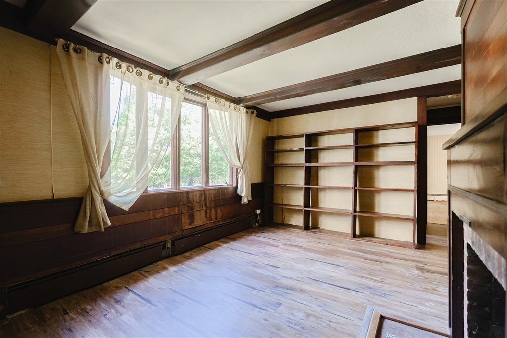 Foxboro, Massachusetts 02035, United States, 4 Bedrooms Bedrooms, ,3 BathroomsBathrooms,Residential,Active,135202