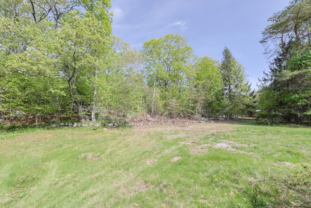 Foxboro, Massachusetts 02035, United States, 4 Bedrooms Bedrooms, ,3 BathroomsBathrooms,Residential,Active,135202