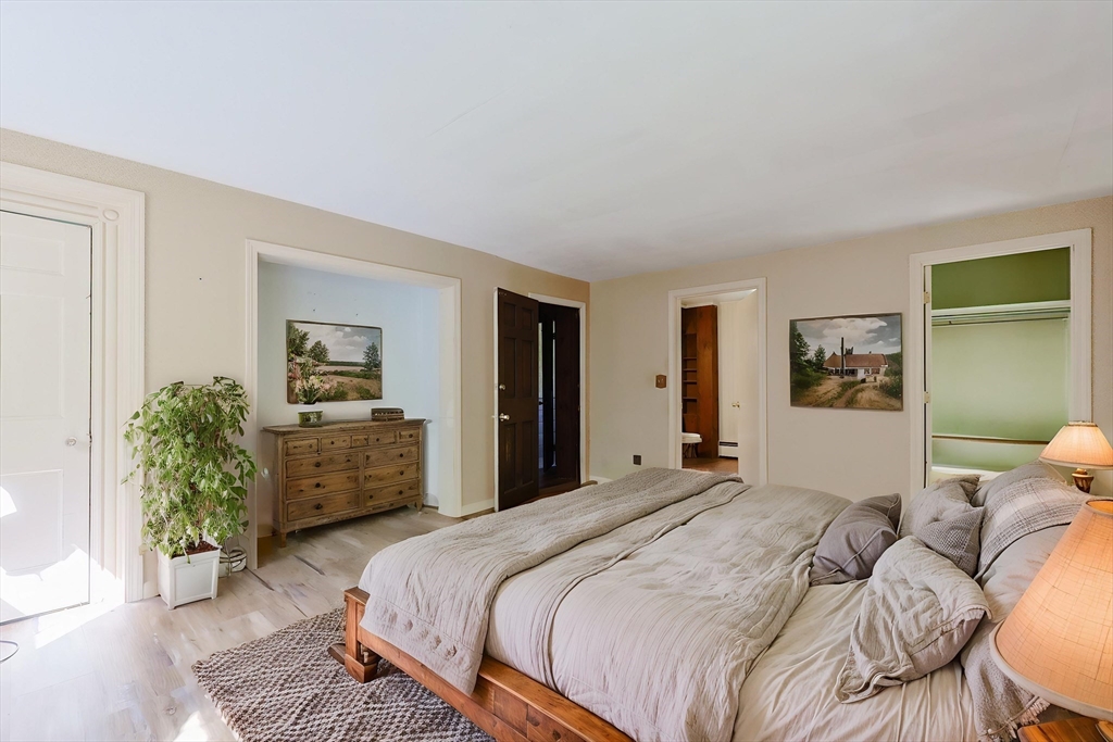 Foxboro, Massachusetts 02035, United States, 4 Bedrooms Bedrooms, ,3 BathroomsBathrooms,Residential,Active,135202