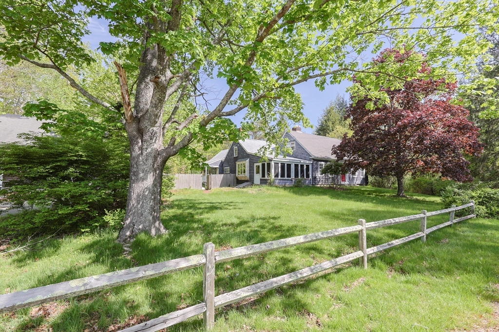 Foxboro, Massachusetts 02035, United States, 4 Bedrooms Bedrooms, ,3 BathroomsBathrooms,Residential,Active,135202