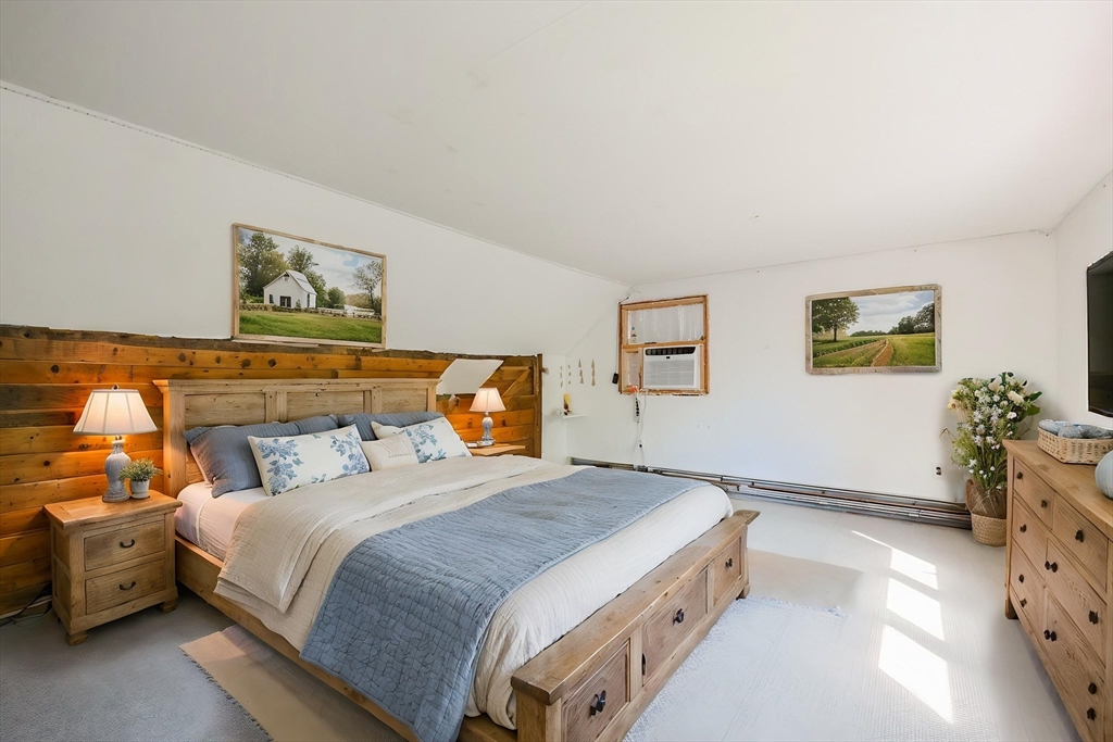 Foxboro, Massachusetts 02035, United States, 4 Bedrooms Bedrooms, ,3 BathroomsBathrooms,Residential,Active,135202