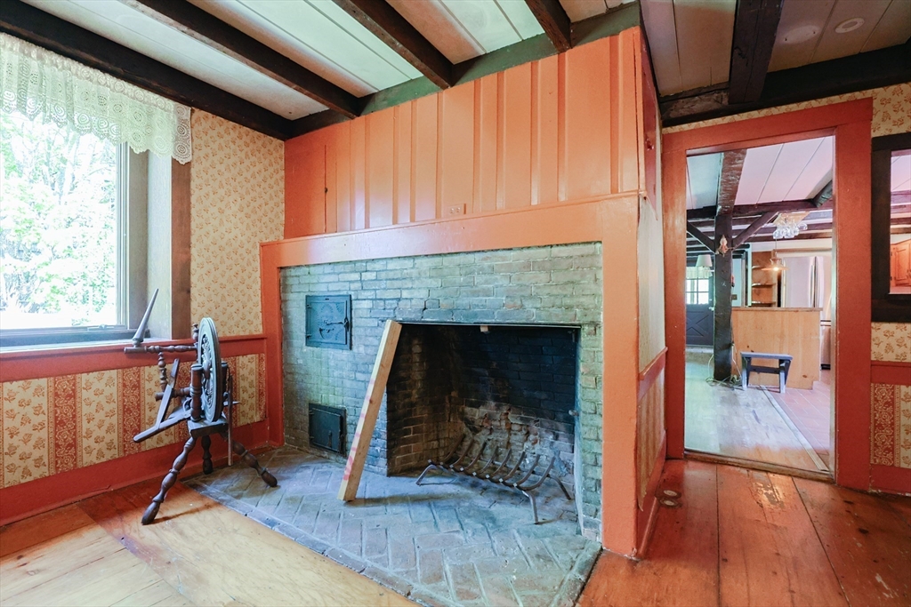 Foxboro, Massachusetts 02035, United States, 4 Bedrooms Bedrooms, ,3 BathroomsBathrooms,Residential,Active,135202