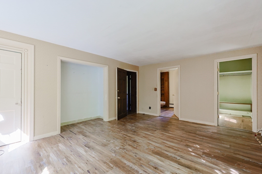 Foxboro, Massachusetts 02035, United States, 4 Bedrooms Bedrooms, ,3 BathroomsBathrooms,Residential,Active,135202