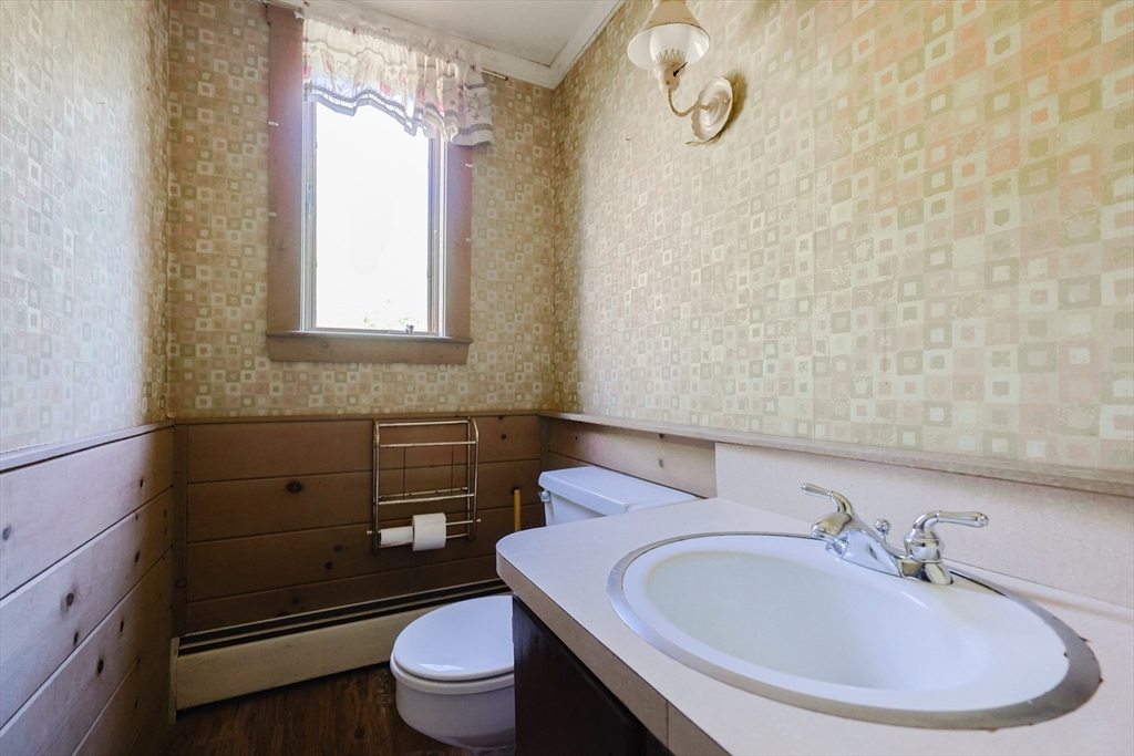 Foxboro, Massachusetts 02035, United States, 4 Bedrooms Bedrooms, ,3 BathroomsBathrooms,Residential,Active,135202