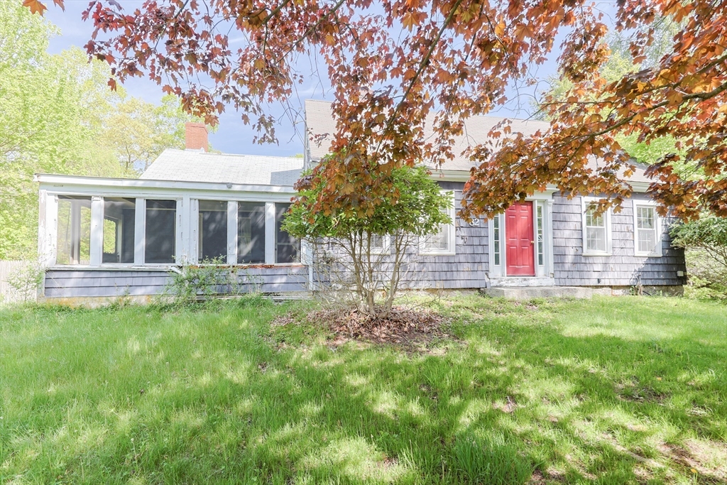 Foxboro, Massachusetts 02035, United States, 4 Bedrooms Bedrooms, ,3 BathroomsBathrooms,Residential,Active,135202