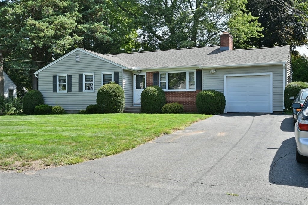 Photo of 11 Almon Ave, West Springfield, MA