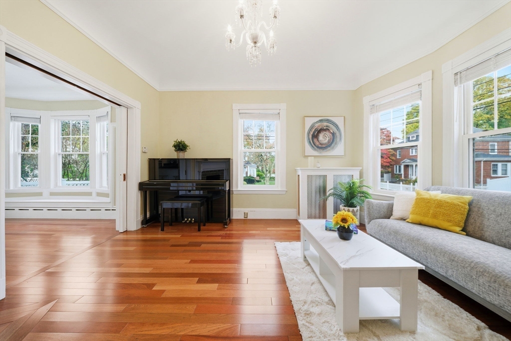 275 Bellevue St