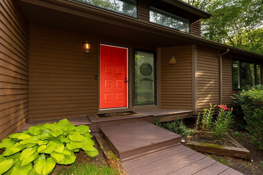11 Running Stream Rd