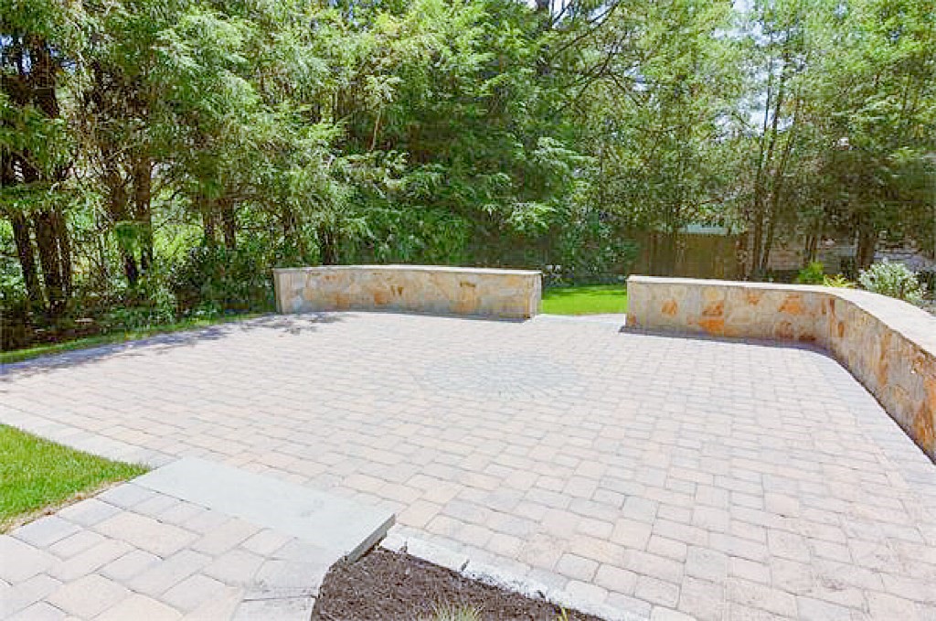 62 Country Club Ln