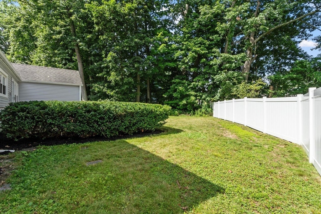 14 Meadow Ln, Worcester, MA, 14 Meadow Ln, Worcester, MA Photo #5