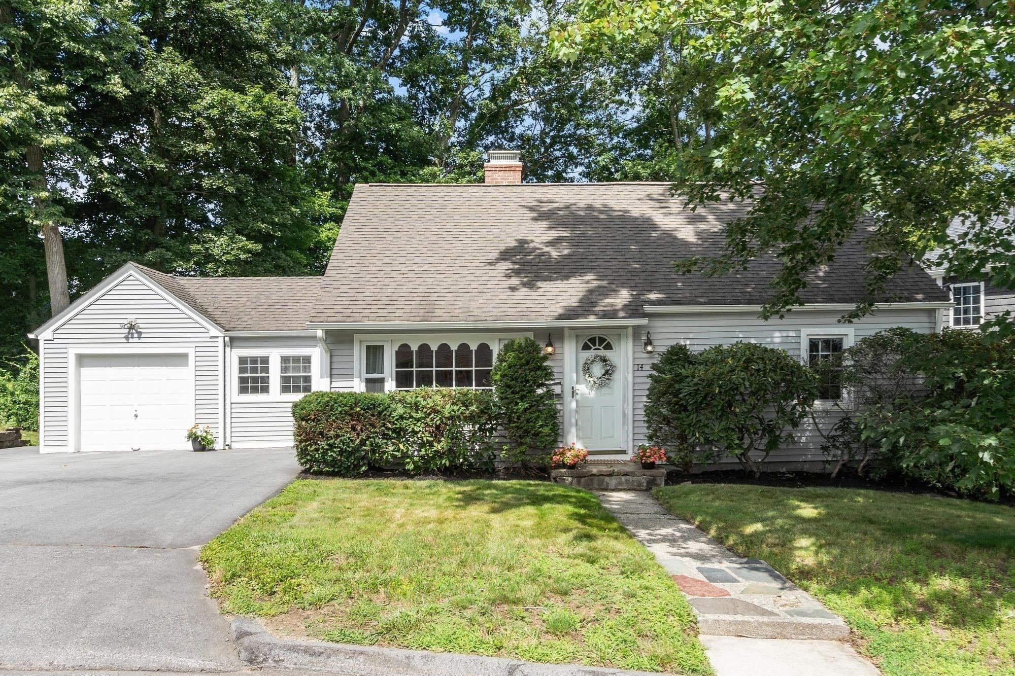 14 Meadow Ln, Worcester, MA Photo #1