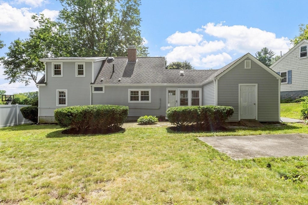 14 Meadow Ln, Worcester, MA, 14 Meadow Ln, Worcester, MA Photo #3