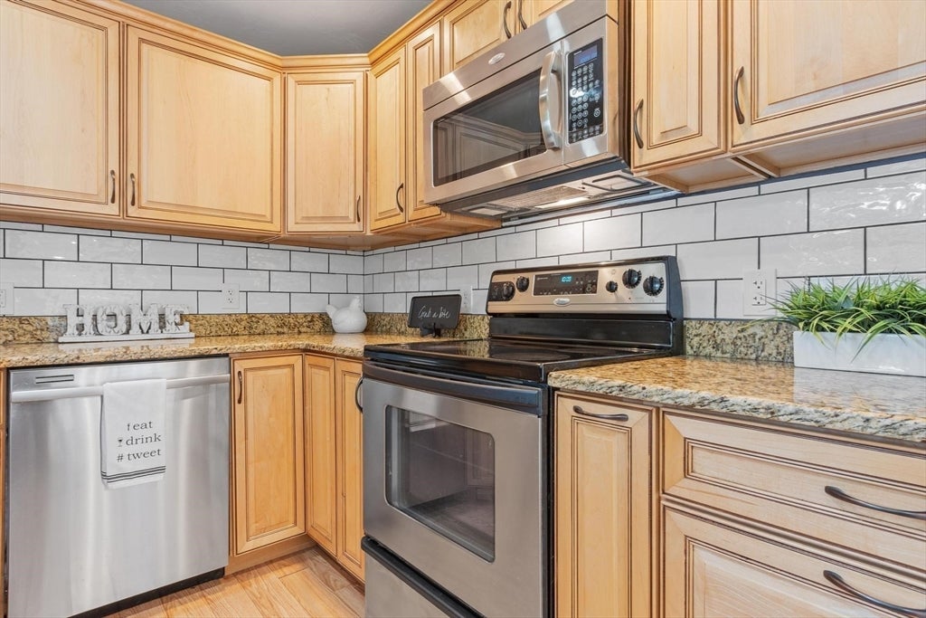 14 Meadow Ln, Worcester, MA, 14 Meadow Ln, Worcester, MA Photo #9
