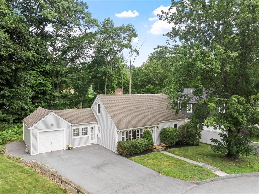 14 Meadow Ln, Worcester, MA, 14 Meadow Ln, Worcester, MA Photo #2