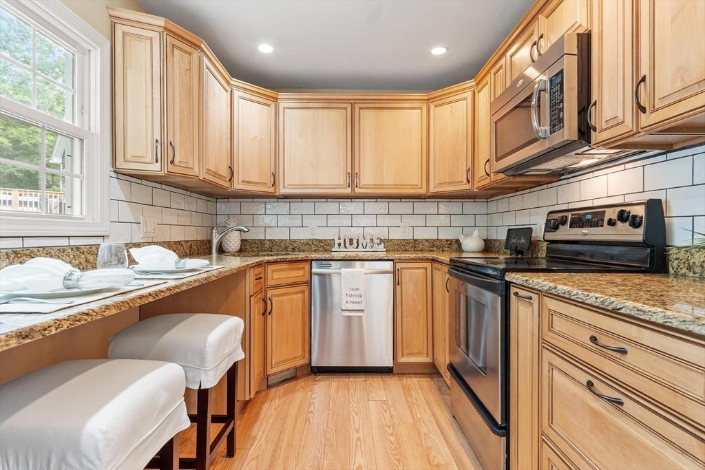 14 Meadow Ln, Worcester, MA, 14 Meadow Ln, Worcester, MA Photo #8