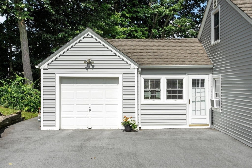 14 Meadow Ln, Worcester, MA, 14 Meadow Ln, Worcester, MA Photo #32