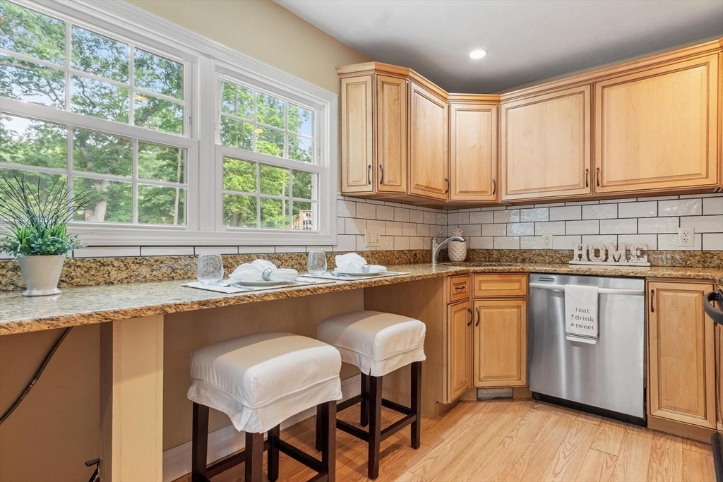 14 Meadow Ln, Worcester, MA, 14 Meadow Ln, Worcester, MA Photo #11
