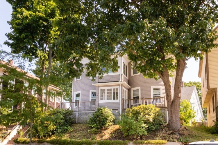 100 Belgrade Ave 2