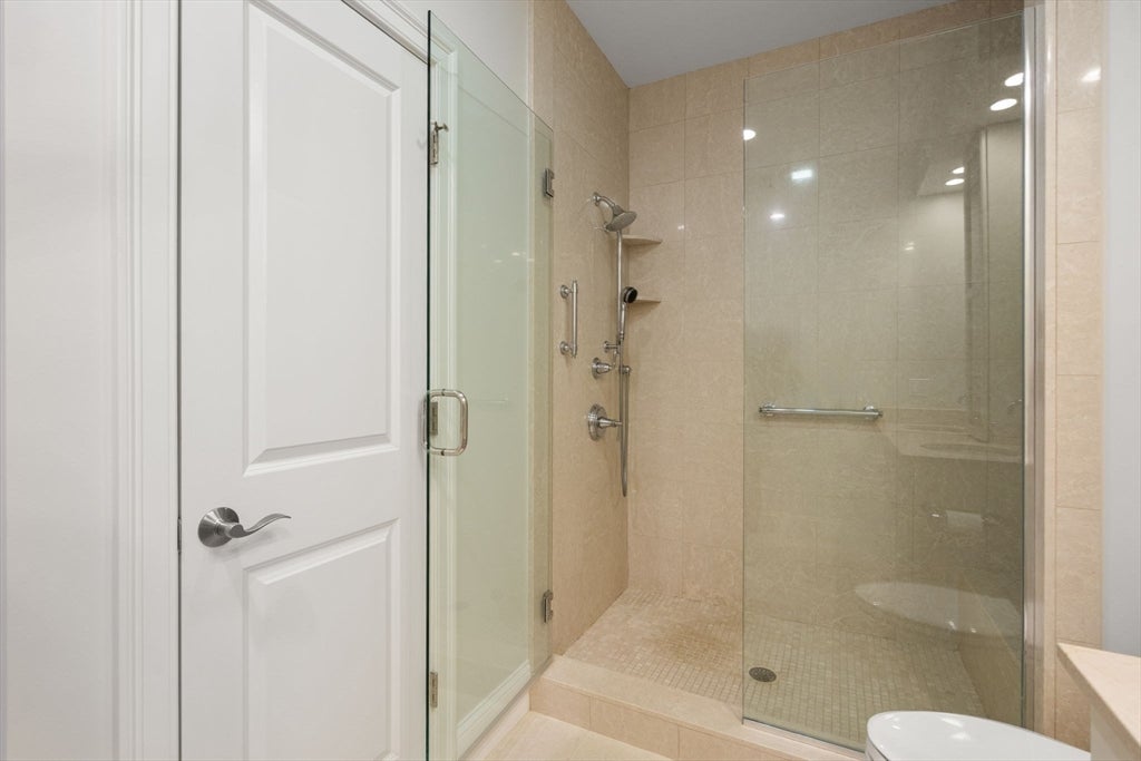 60 Graystone CIR #60, Winchester, MA, 60 Graystone CIR #60, Winchester, MA Photo #38
