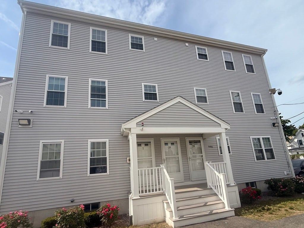 Photo of 944 Warren Ave, Brockton, MA