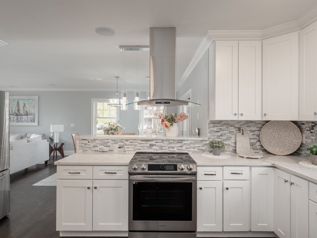 472 Hyde Park Ave 472