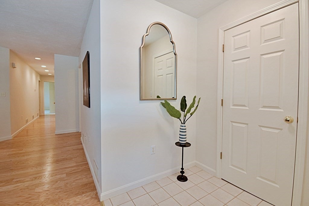 19 Ptarmigan Dr #19, Shrewsbury, MA, 19 Ptarmigan Dr #19, Shrewsbury, MA Photo #4