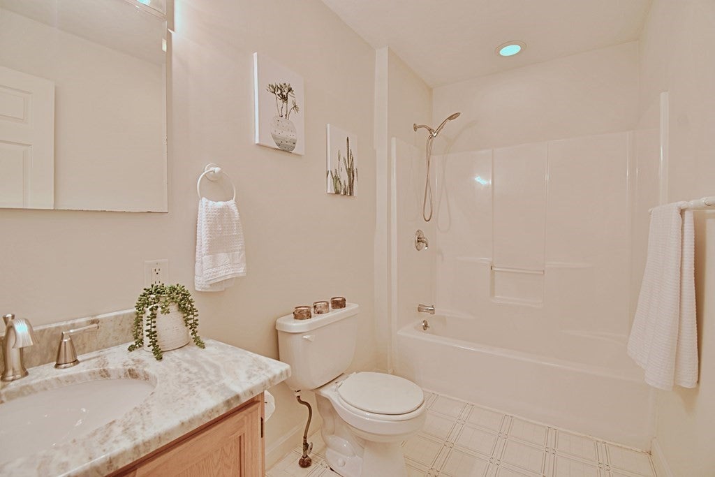19 Ptarmigan Dr #19, Shrewsbury, MA, 19 Ptarmigan Dr #19, Shrewsbury, MA Photo #31