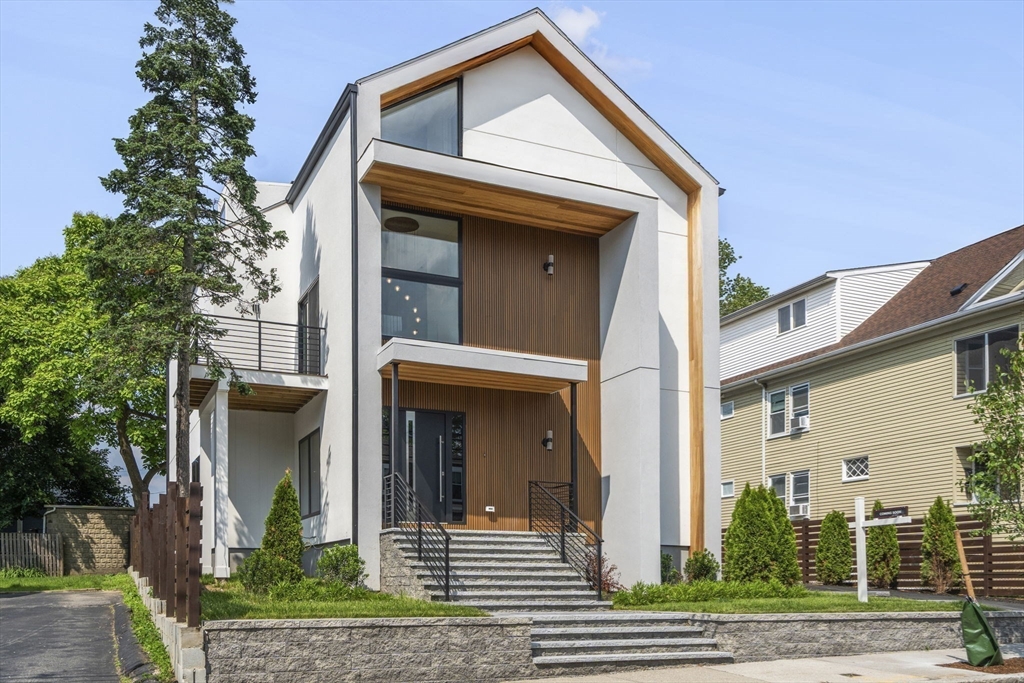 33 Conwell Ave