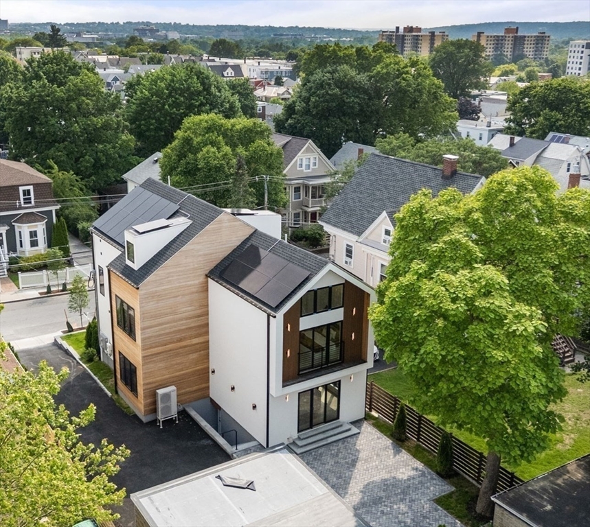 33 Conwell Ave
