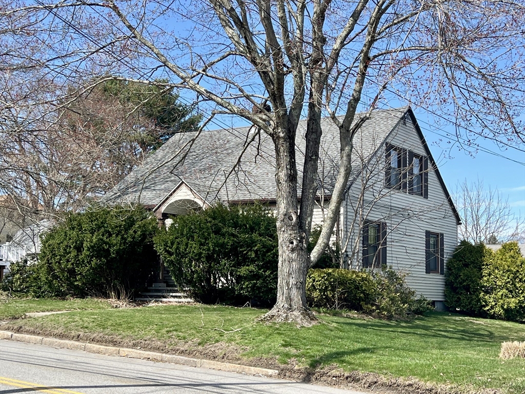 149 Lake St